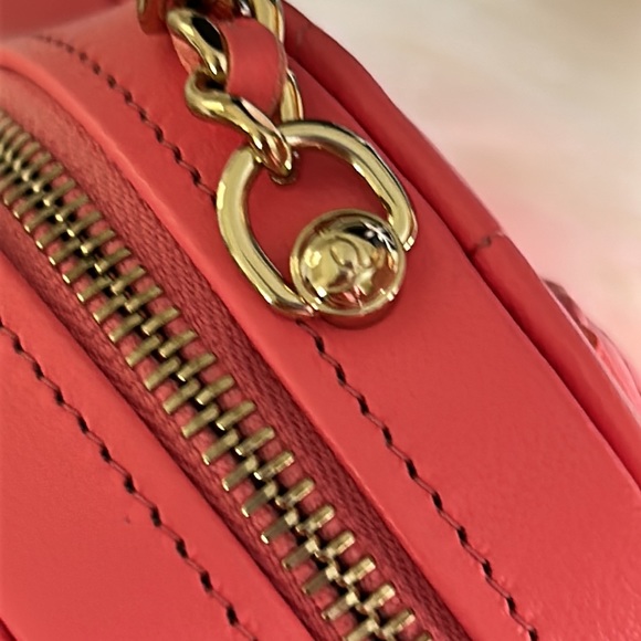 NEW Chanel Pink Heart Bag 22S - Picture 12 of 17